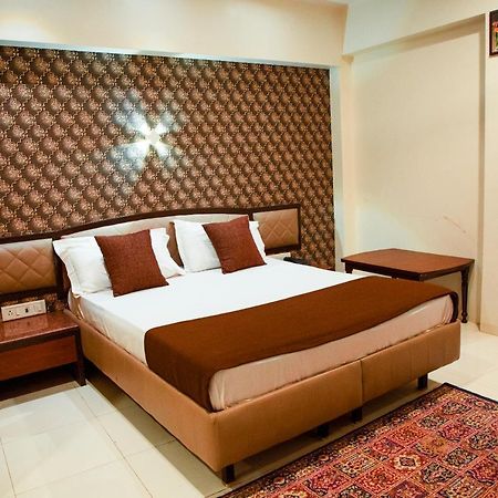 Hotel Ashoka Mire Экстерьер фото