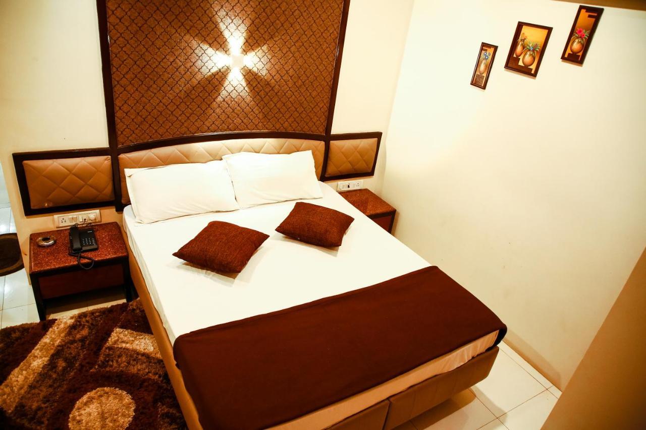 Hotel Ashoka Mire Экстерьер фото